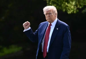 Tổng thống Donald Trump tại Bãi cỏ phía Nam Nhà Trắng ngày 23/5