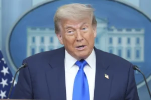 Tổng thống Mỹ Donald Trump tại Nhà Trắng ngày 27/6